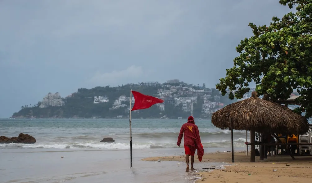 Huracán Polo vuelve a categoría 5 frente a las costas del Pacífico mexicano