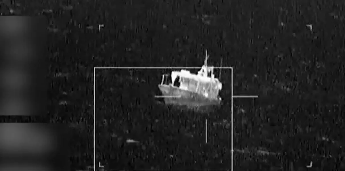 Estados Unidos y Ecuador interceptan y destruyen una embarcación vinculada a Los Choneros en el Pacífico Oriental