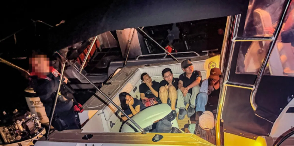 Ocho ecuatorianos son interceptados en una lancha cuando intentaban ingresar a Florida
