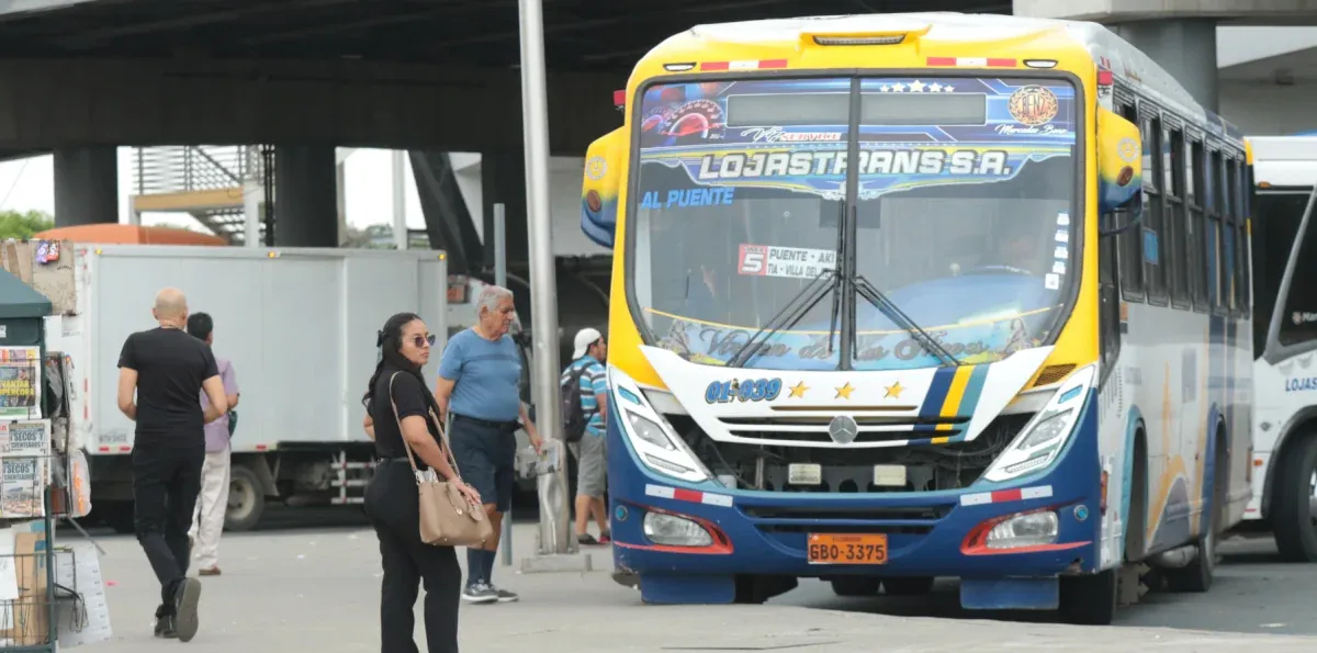 ¿Los buses de Quito a Guayaquil funcionarán durante el toque de queda?