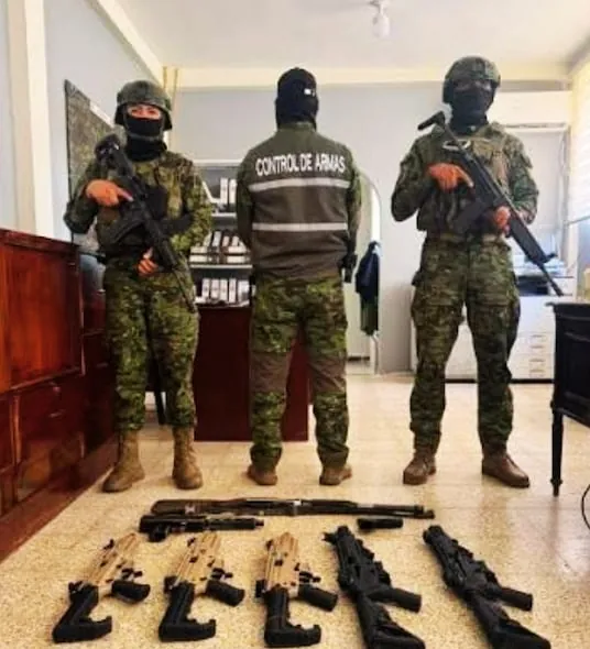 2.929 armas de fuego y 222.467 explosivos decomisados por Fuerzas Armadas en provincias con estado de excepción