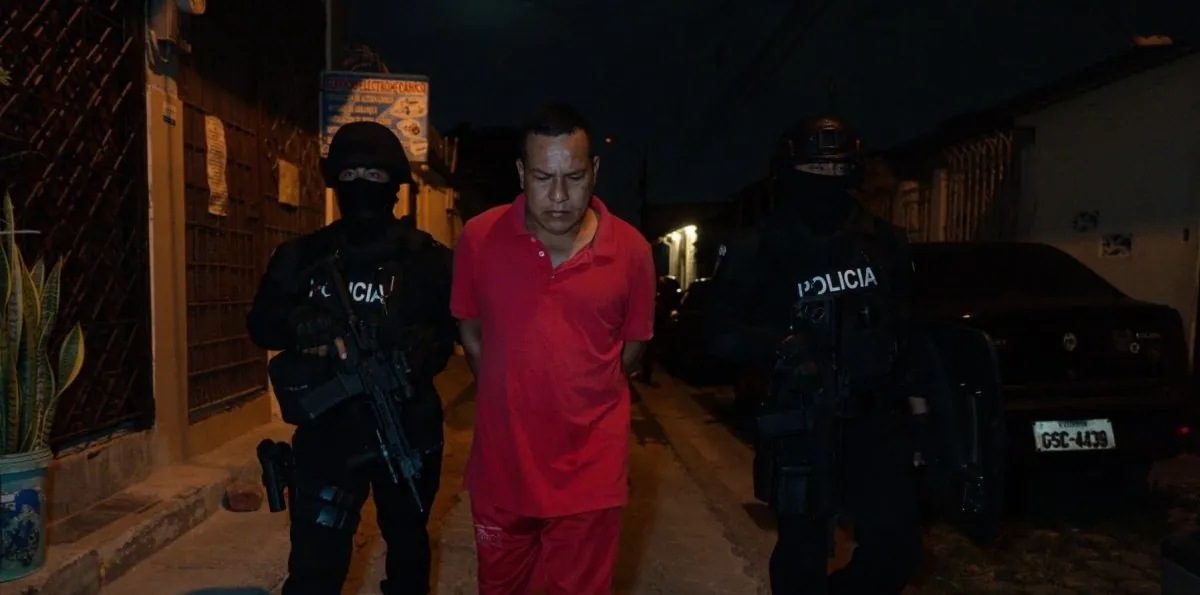 Prisión preventiva para 19 implicados en red narco ligada a Los Lobos