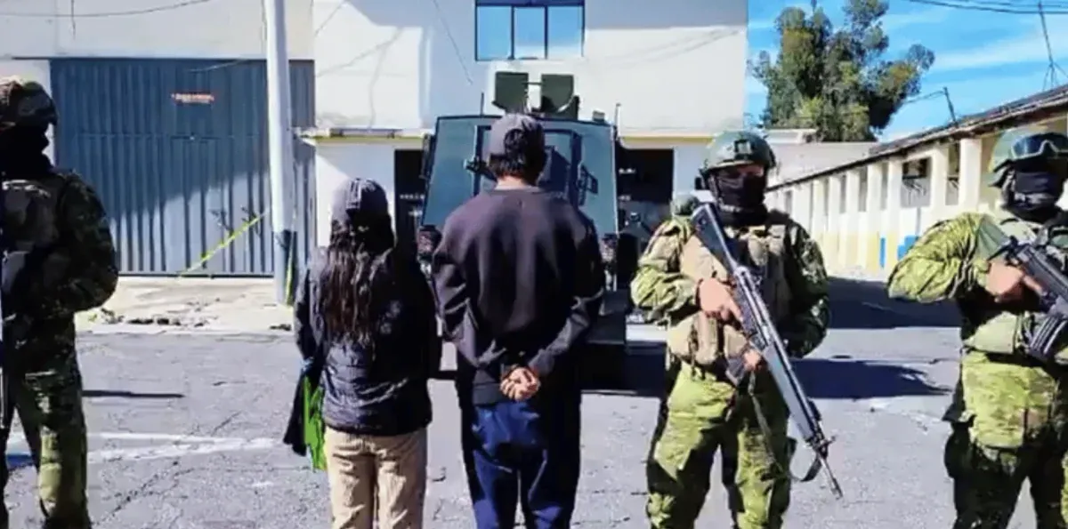Ejército rescata a adolescente desaparecida en Quito tras operativo contra Los Lobos