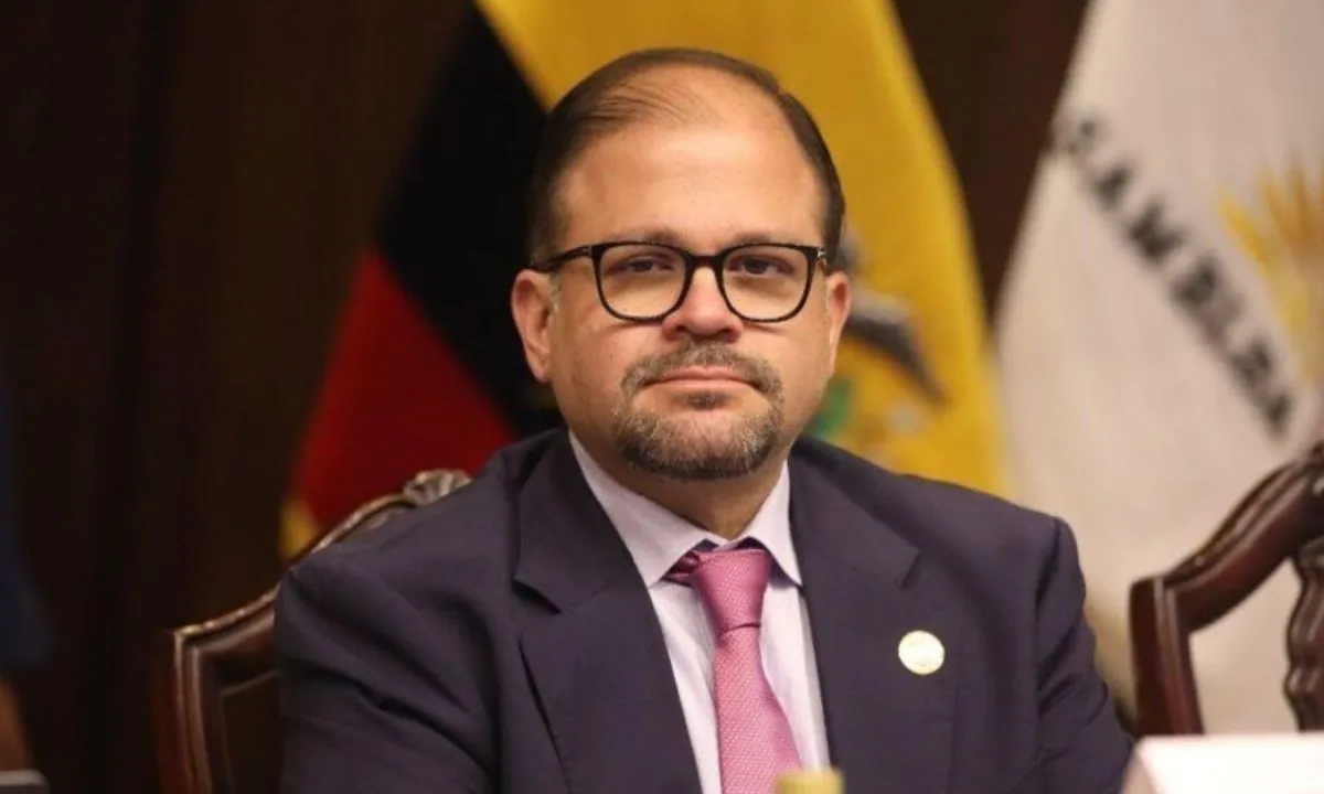 Ministro del Interior denuncia publicamente a fiscal de Pastaza por liberar a sospechoso de abuso a menor