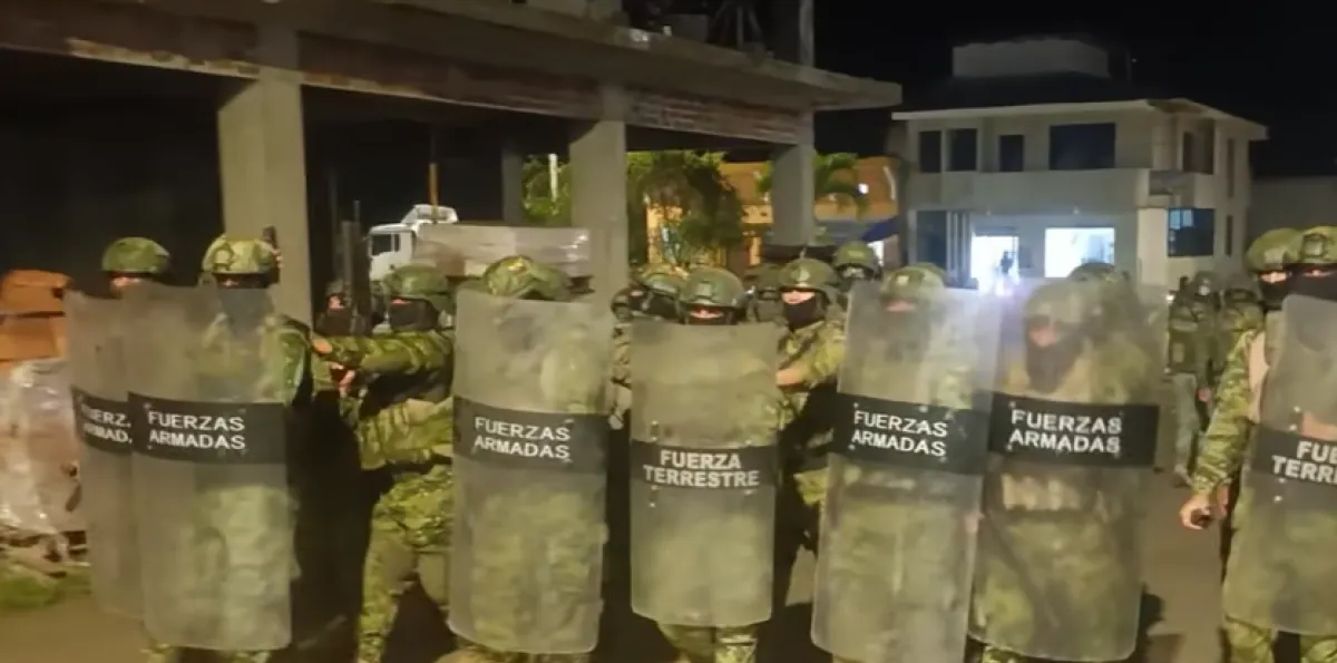 Comuneros retuvieron y expulsaron a militares tras operativo contra la minería ilegal en Nangaritza, Zamora Chinchipe
