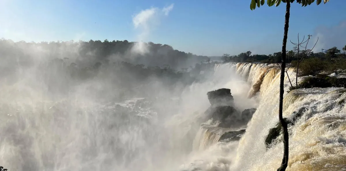Argentina cierra el acceso a la Garganta del Diablo en las Cataratas del Iguazú por El Niño