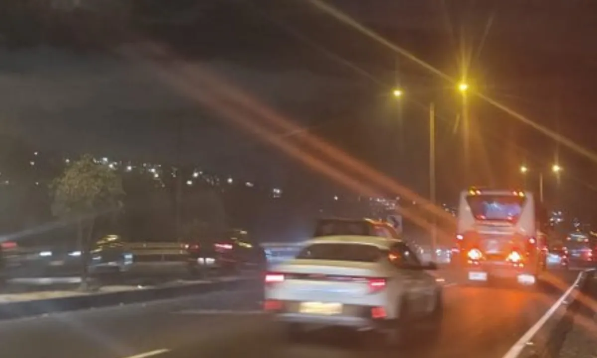 Caos vehicular en Quito por siniestro en El Trébol, con dirección a la Autopista General Rumiñahui