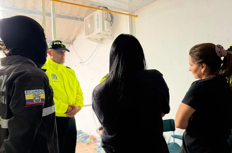 Esposa e hija de alias ‘Fito’ fueron capturadas en Colombia en operativo conjunto, anuncia ministro John Reimberg
