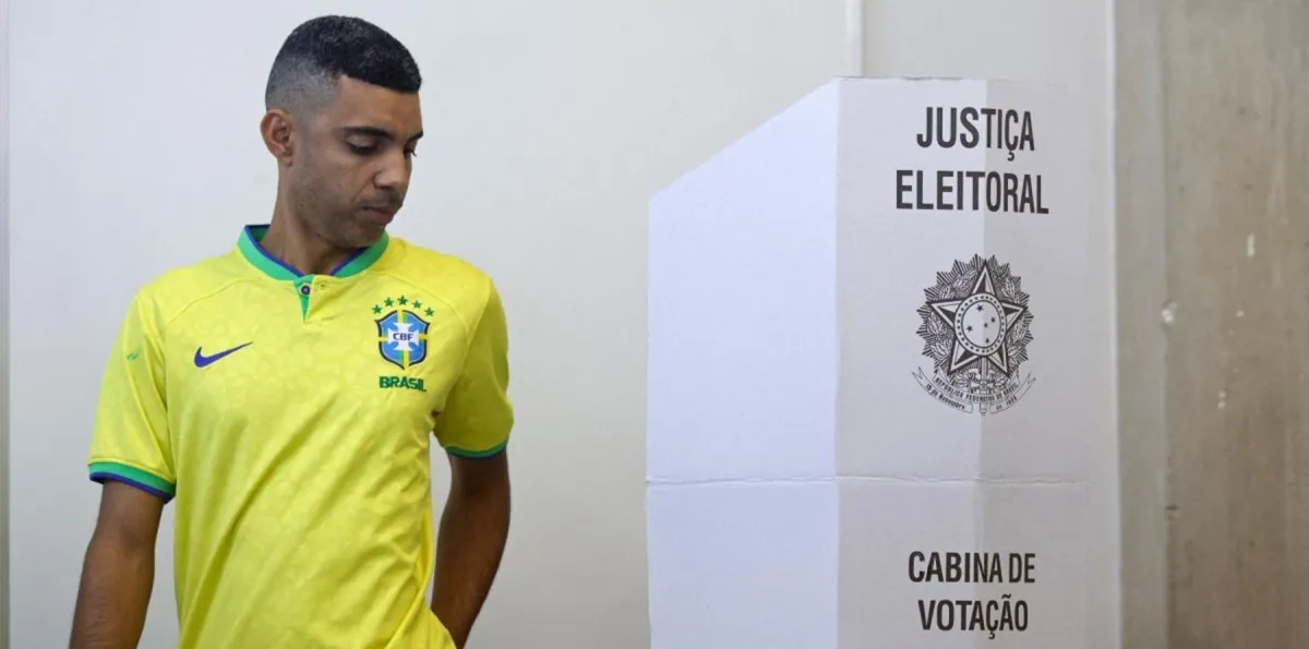 Elecciones en Brasil: Lula da Silva y Flávio Bolsonaro votan en una jornada sin incidentes