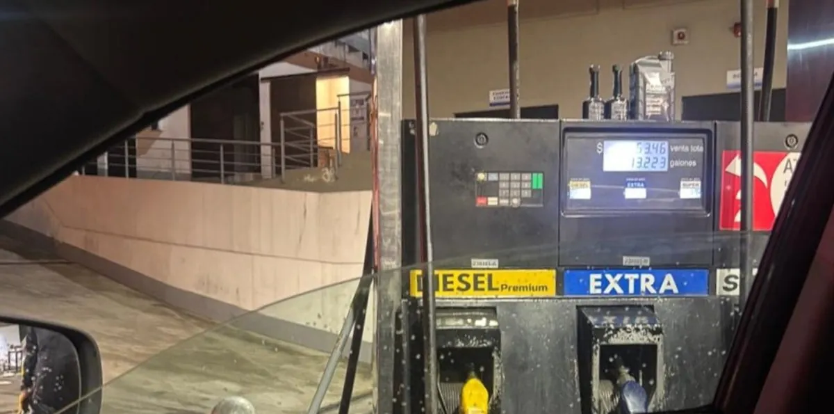 Gasolina súper sube 53 centavos en Ecuador y llega a $5,42: ¿cuánto más costará llenar el tanque?
