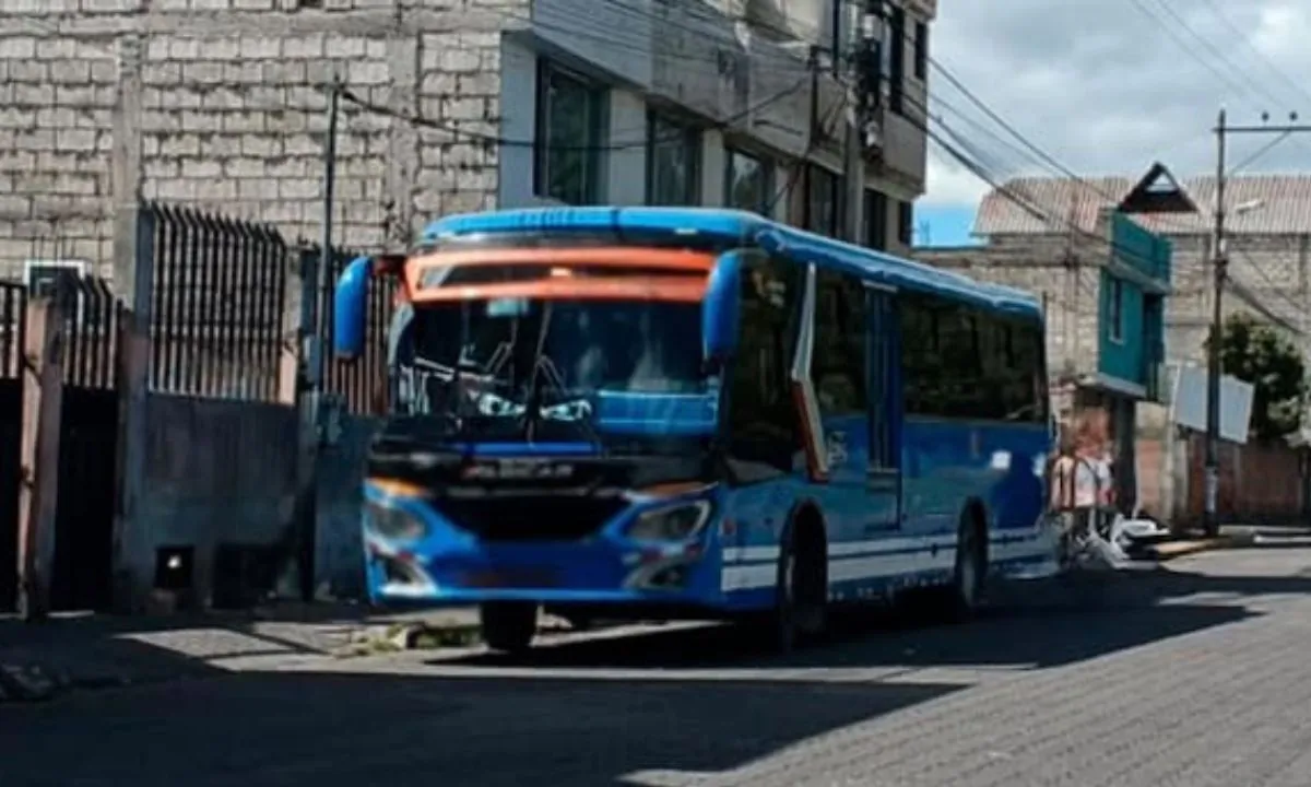 Quito activa controles sobre dos operadoras de buses tras siniestros con personas fallecidas