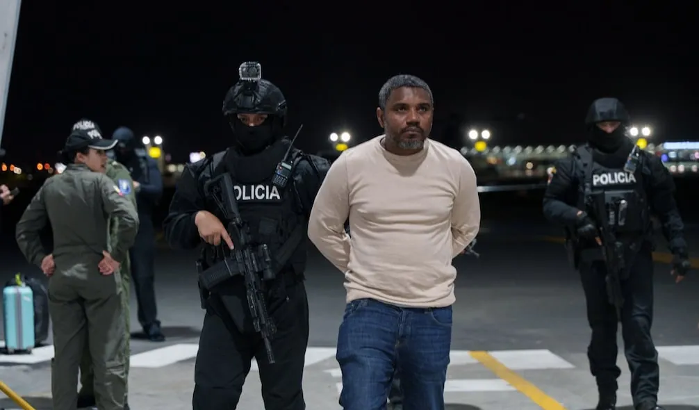 Alias comandante 7 llegó a Ecuador y será trasladado a la cárcel del Encuentro, confirma ministro del Interior