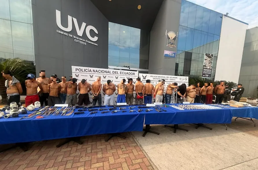 Más de una veintena de detenidos, 18 armas de fuego y $ más de 40.000 decomisados en primera jornada de toque de queda en Guayaquil y Durán