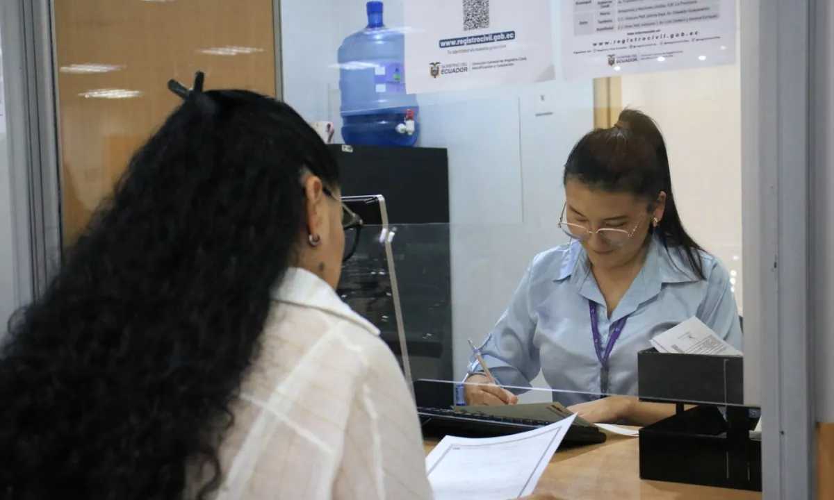 Cambiar de nombre en Ecuador obliga a actualizar otros registros