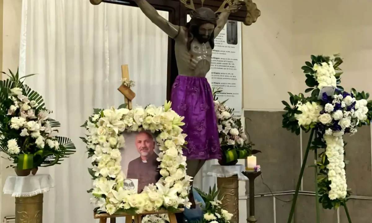 Sacerdote que murió durante una misa en Guayaquil será sepultado en Cuenca