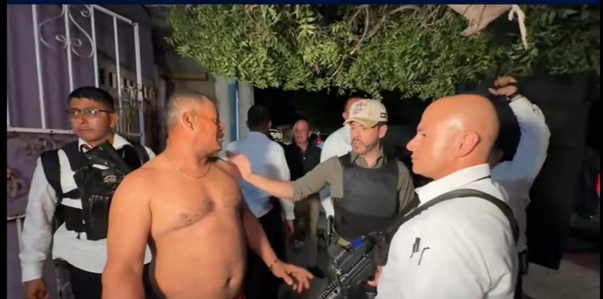 De la Espriella patrulla las calles de Santa Marta tras violenta jornada con tiroteos de los paramilitares