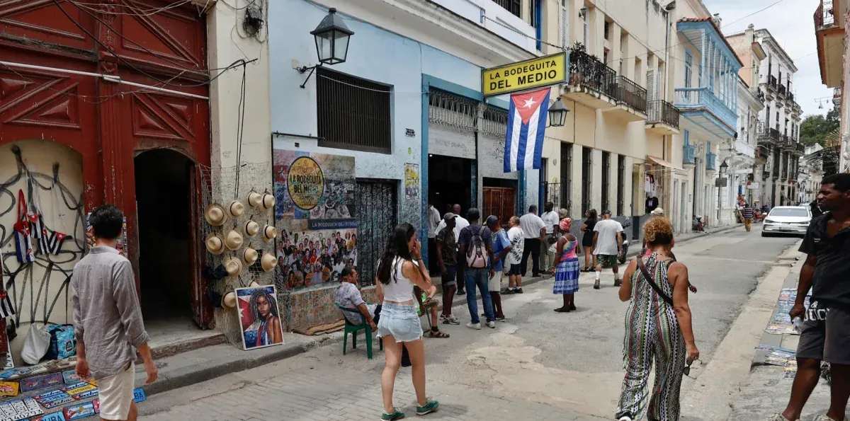 El Gobierno cubano da luz verde a empresas privadas con más de 100 trabajadores