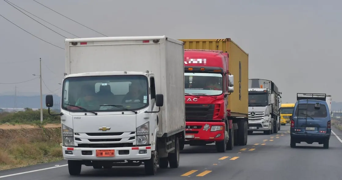 SRI fija nuevo plazo para que transportistas comerciales actualicen su RUC