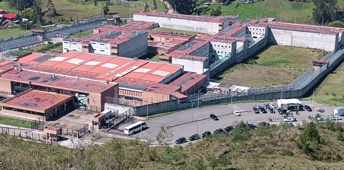 Dos reos se fugan de la cárcel de Turi: operativo de búsqueda y fallas de seguridad bajo revisión