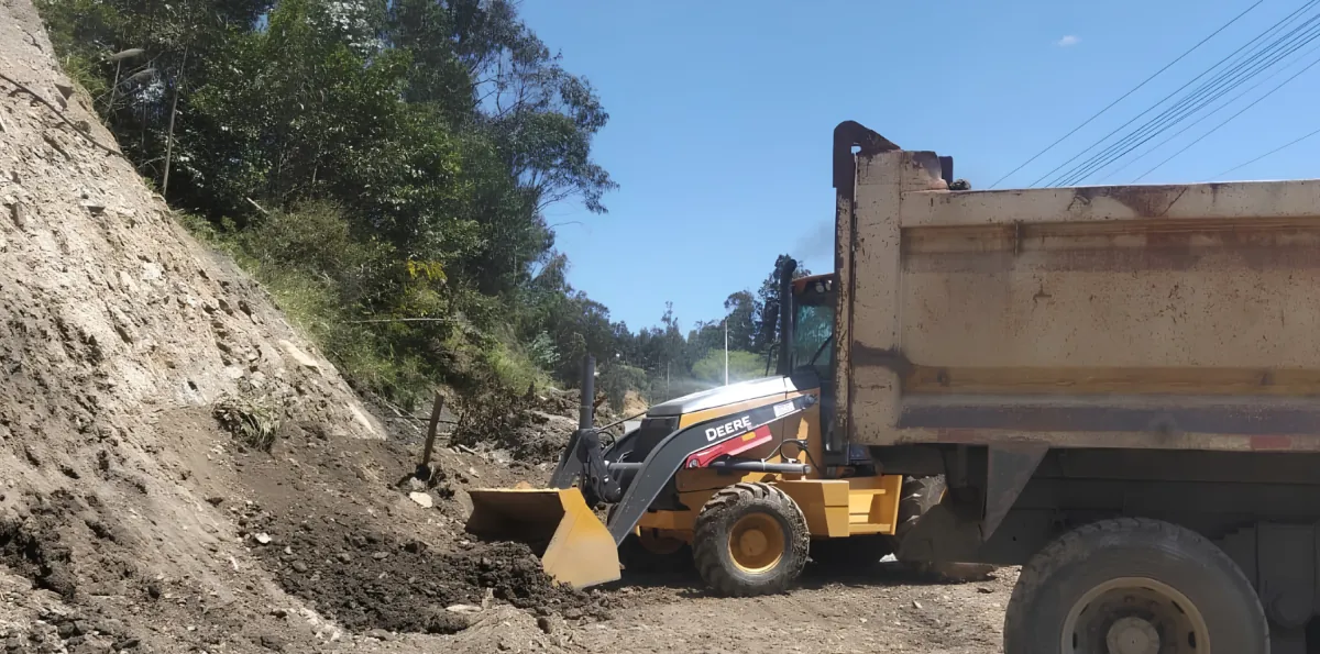 Vías de Ecuador antes del feriado del 9 de octubre: cierres y pasos restringidos