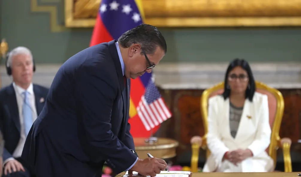 EE. UU. califica de ‘día histórico’ acuerdos petroleros y eléctricos firmados en Venezuela