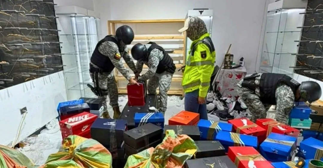 Aduana incauta $ 70.000 en calzado durante operativo de control en Loja