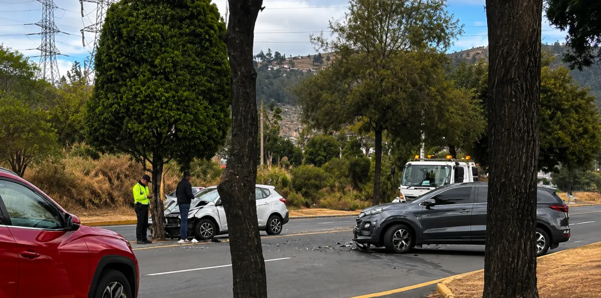 Dos choques múltiples complicaron la movilidad en Quito este lunes 31 de agosto: Cierres viales