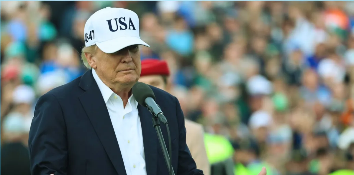 Trump llama “fuerzas negativas” a quienes buscan regular la IA: “No sucederá”