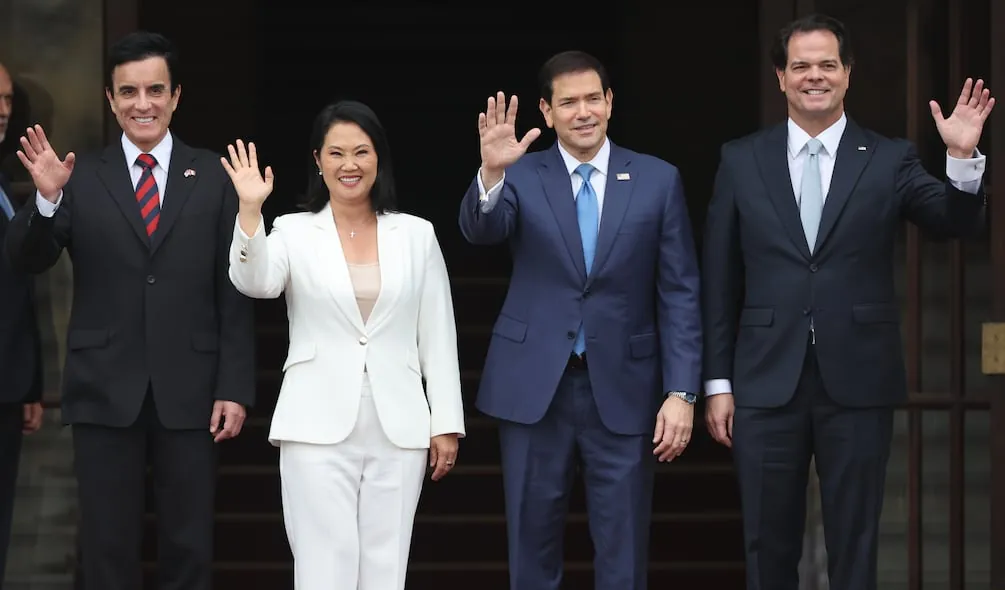 Keiko Fujimori recibe a Marco Rubio en el Palacio de Gobierno de Perú