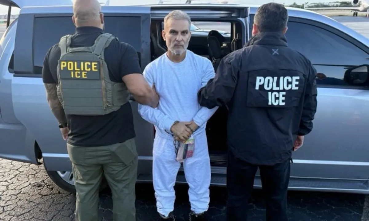 Deportación de José Serrano genera reacciones del Gobierno, correísmo e hijas de Villavicencio