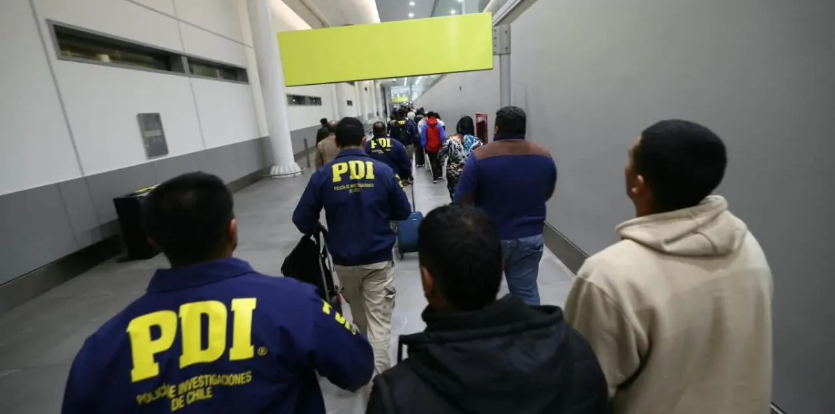 Chile deportó a 1.874 extranjeros en 2026: 15 ecuatorianos están entre los expulsados