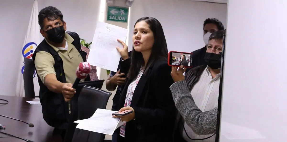 Sofía Almeida anuncia acciones legales tras su descalificación como postulante al CPCCS