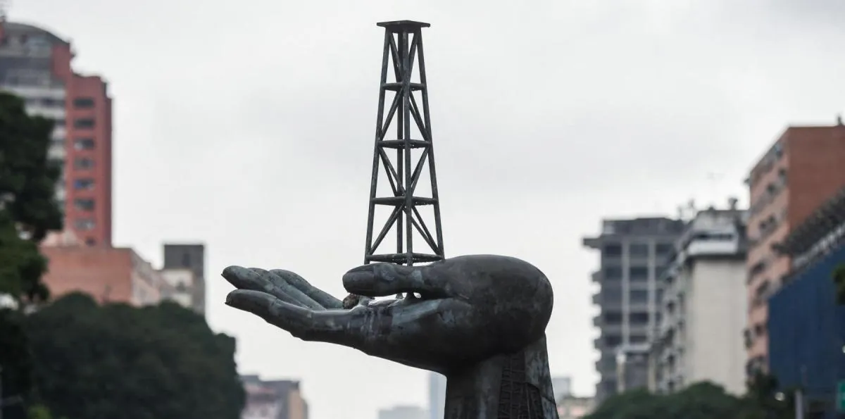 Estados Unidos negocia "masivo" acuerdo petrolero con Venezuela que le daría acceso a 90.000 millones de barriles y concesiones de hasta 100 años