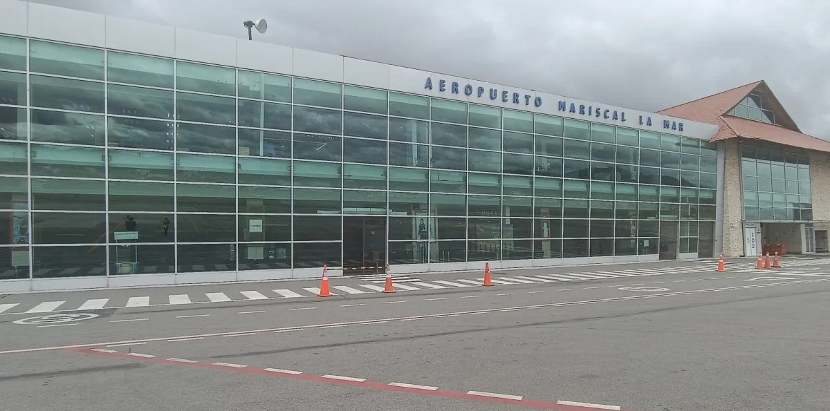 Qué se sabe sobre la muerte de una pasajera en el aeropuerto de Cuenca