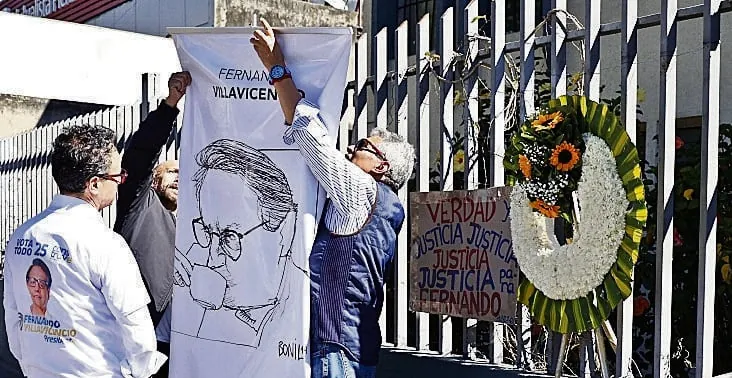 Amigos de Fernando Villavicencio le hicieron un homenaje póstumo en el tercer aniversario de su asesinato