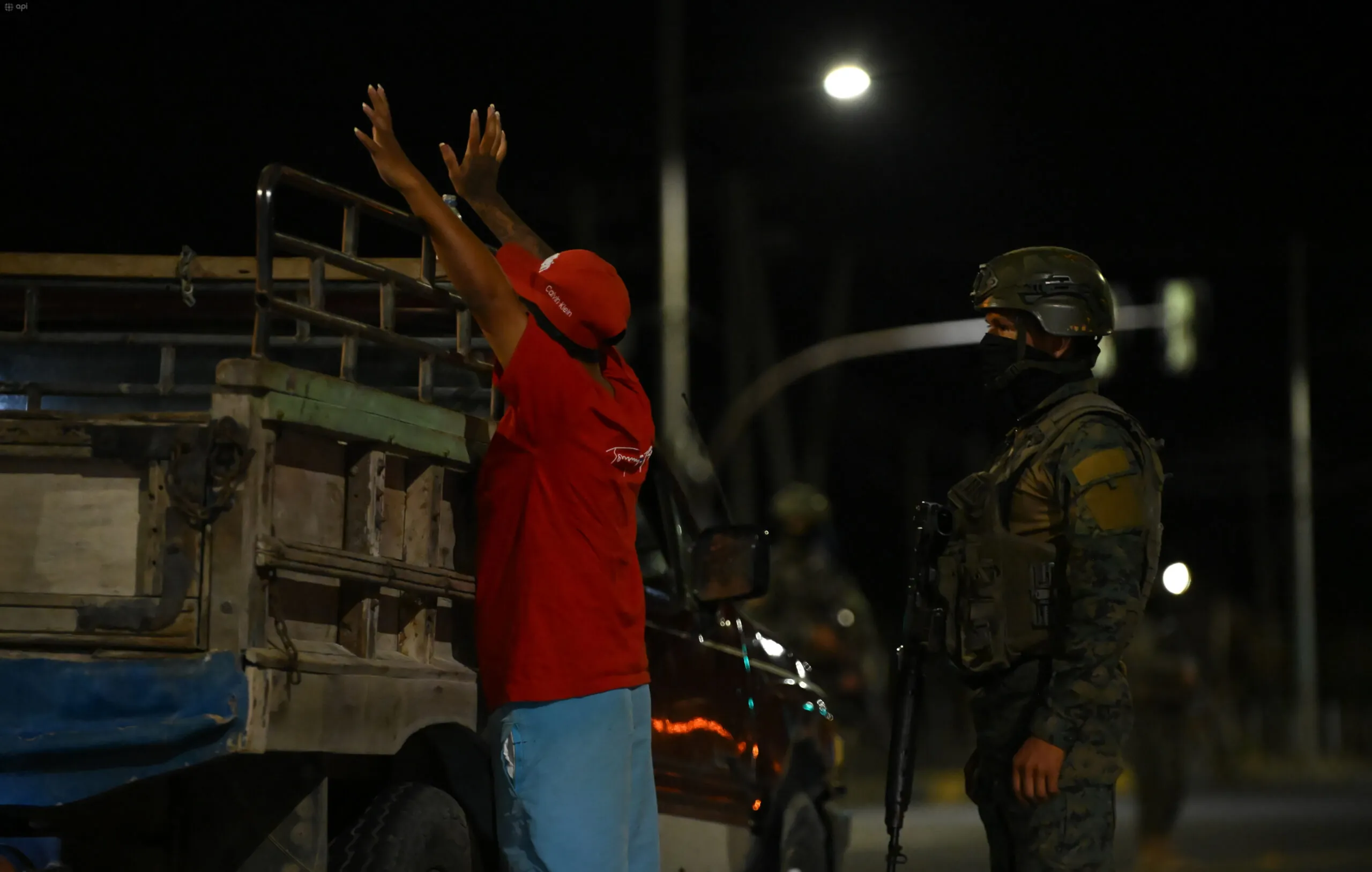 Toque de queda en Ecuador deja más de 150 detenidos en sus dos primeros días