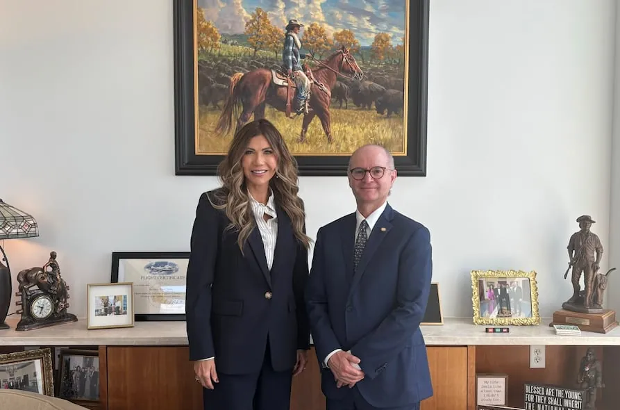 “Ecuador es un aliado sólido de Estados Unidos”, destaca Kristi Noem tras reunión con el embajador Luis Bakker