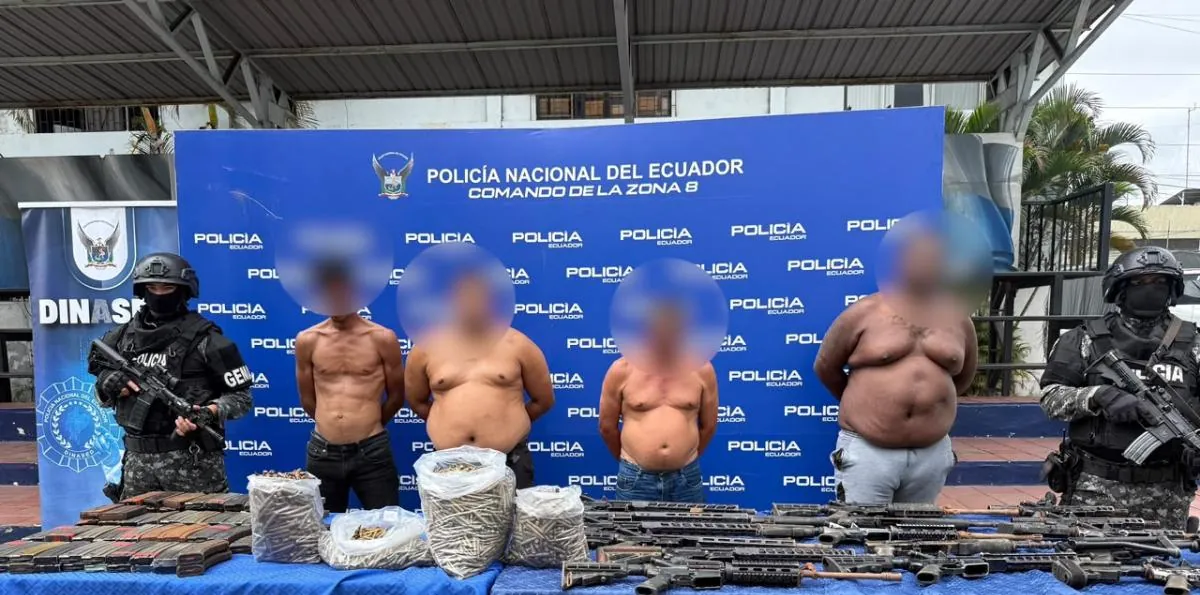 Prisión preventiva para sospechosos hallados con 16 fusiles y 5.000 municiones en camaronera