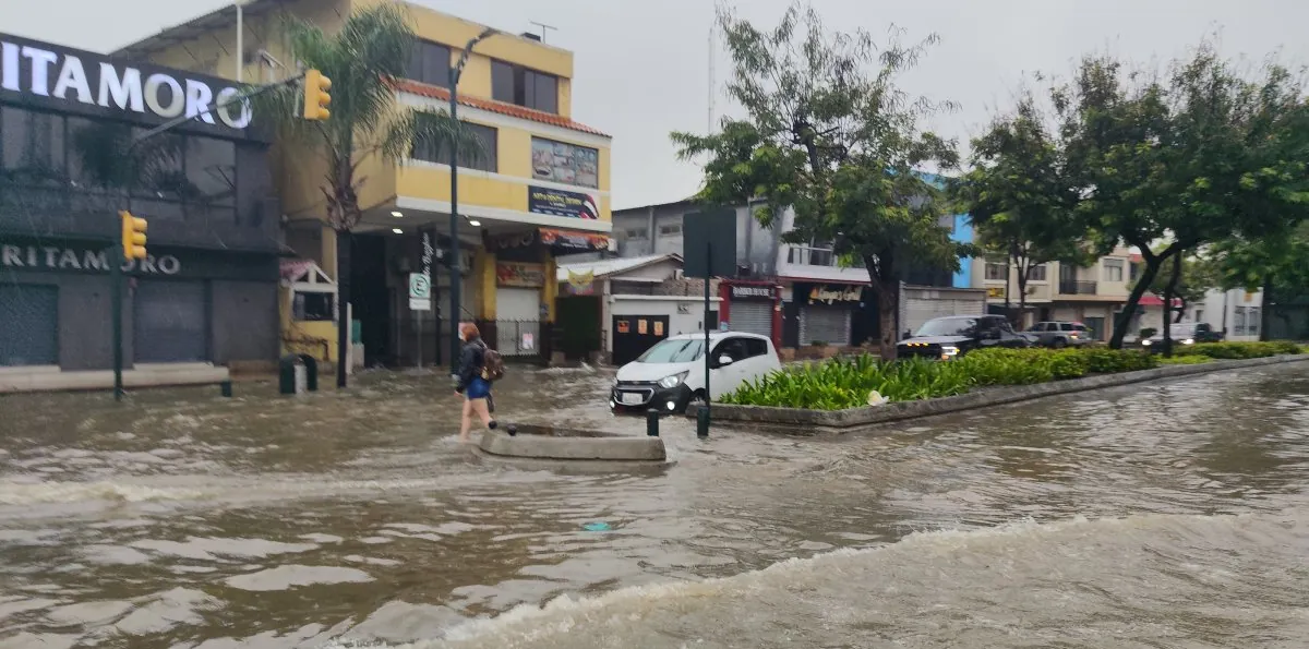 Así luce Guayaquil hoy tras las intensas lluvias: fotos de las calles inundadas