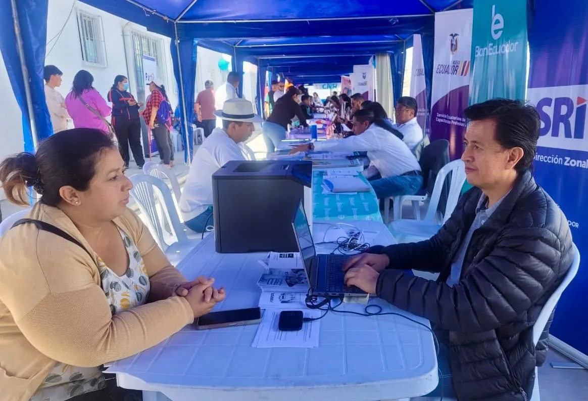 Ingresos de Ecuador crecen 16% por impuestos, petróleo y minería