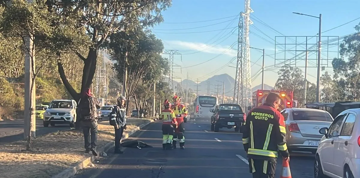 Hallan un cuerpo embalado en la avenida Simón Bolívar, en Quito