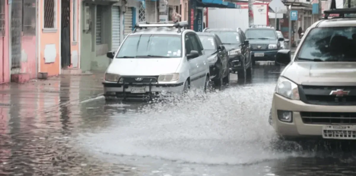 Alerta del Inamhi: Fuertes lluvias y riesgo de inundaciones en Ecuador hasta el 5 de octubre