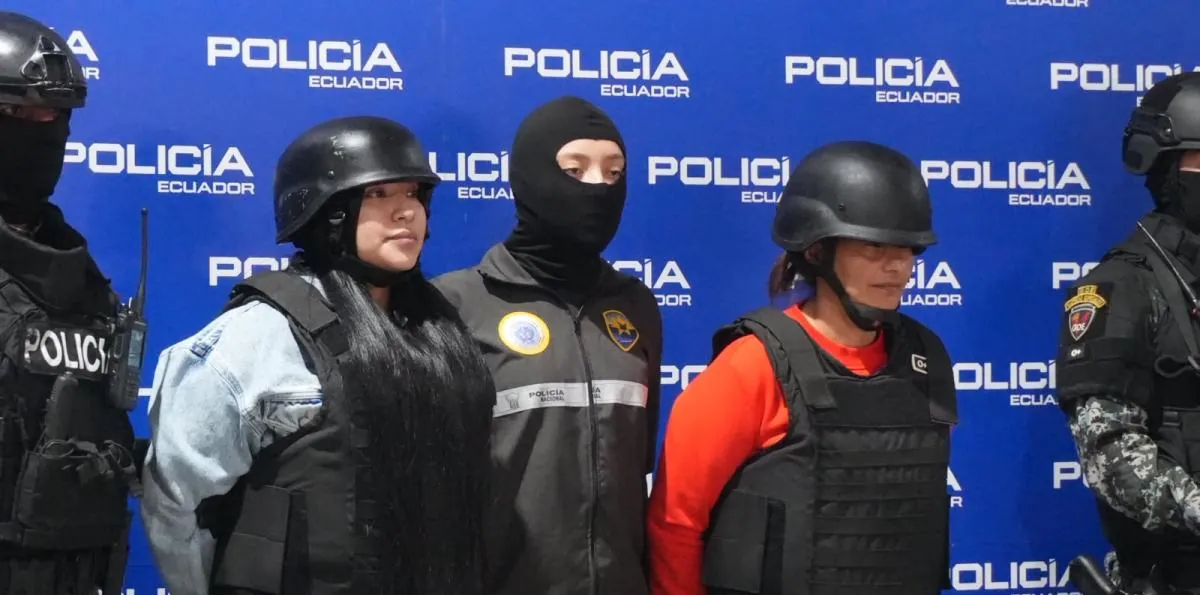 Así fue la llegada de Inda Peñarrieta y Michelle Macías, esposa e hija de 'Fito', a Guayaquil este 29 de septiembre