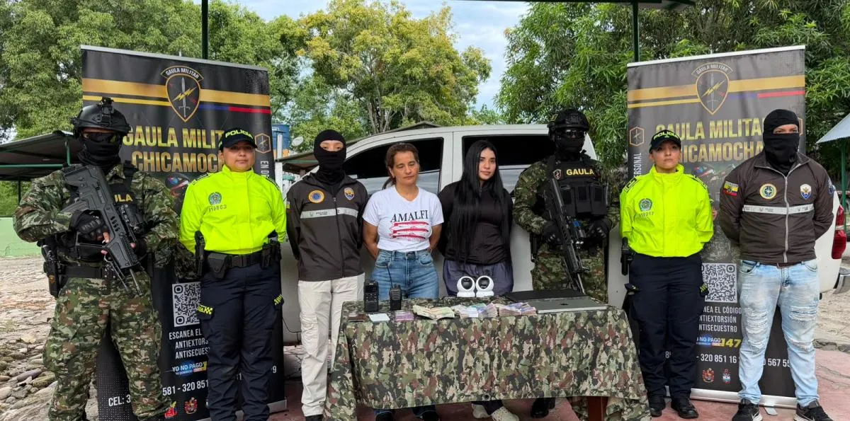 Hija y esposa de alias 'Fito' recibieron documentos "con nuevas identidades" mientras se escondían en Colombia