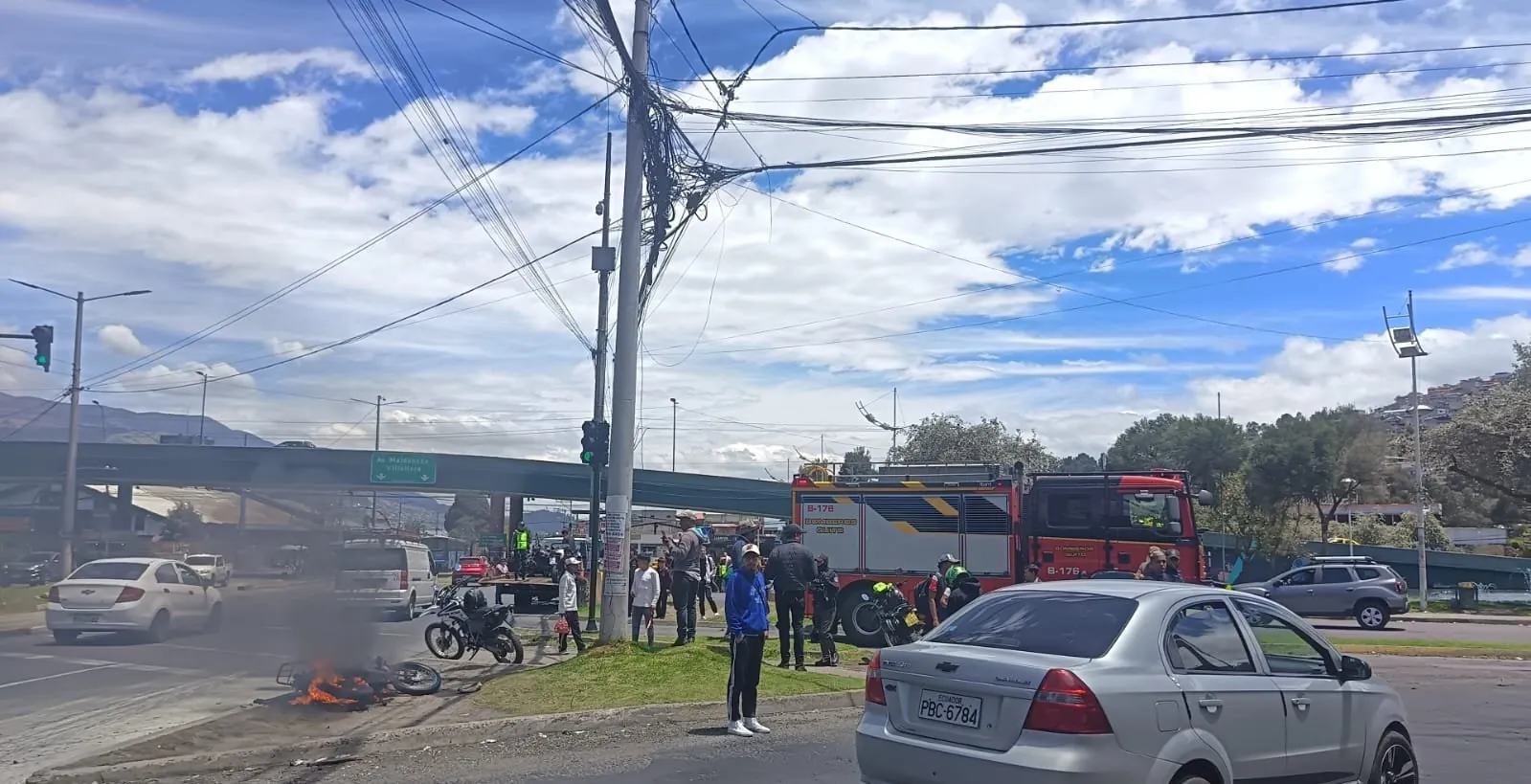 Motociclista incendió su moto para no pagar multas
