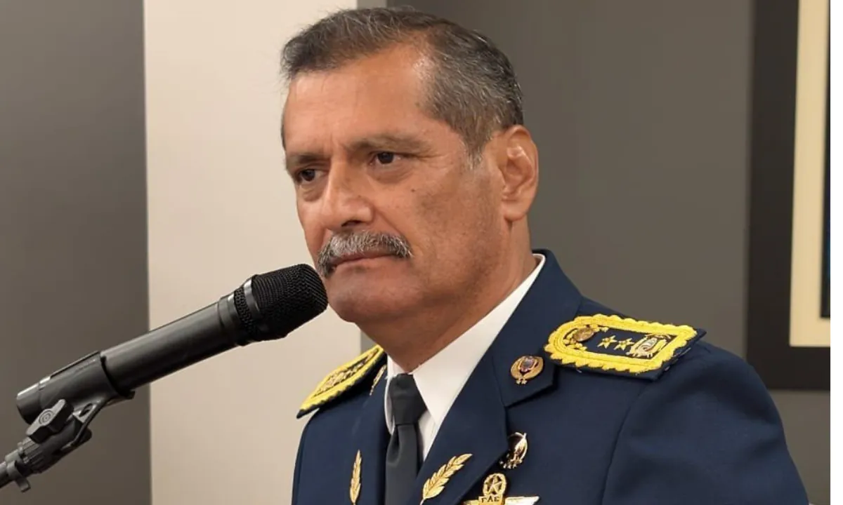 Daniel Noboa designa a Mauro Bedoya como nuevo comandante General de la FAE