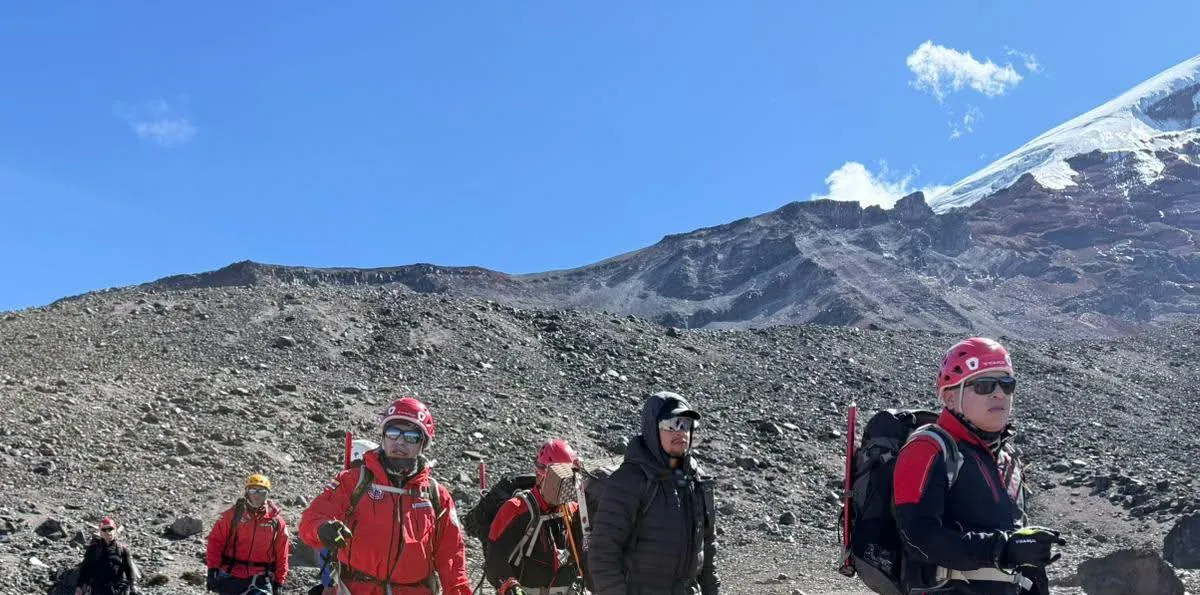 Turista que se había extraviado en el volcán Chimborazo es rescatado luego pedir auxilio con una linterna