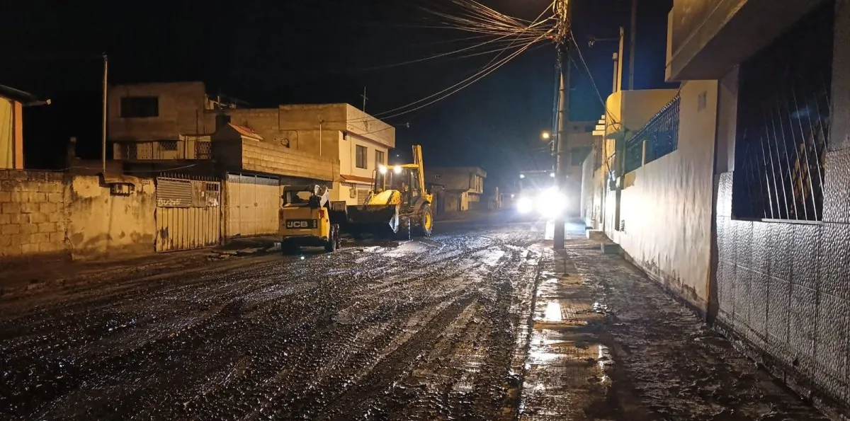 Lluvias intensas afectan a Quito: inundaciones, lodo y escombros se reportan en Quitumbe