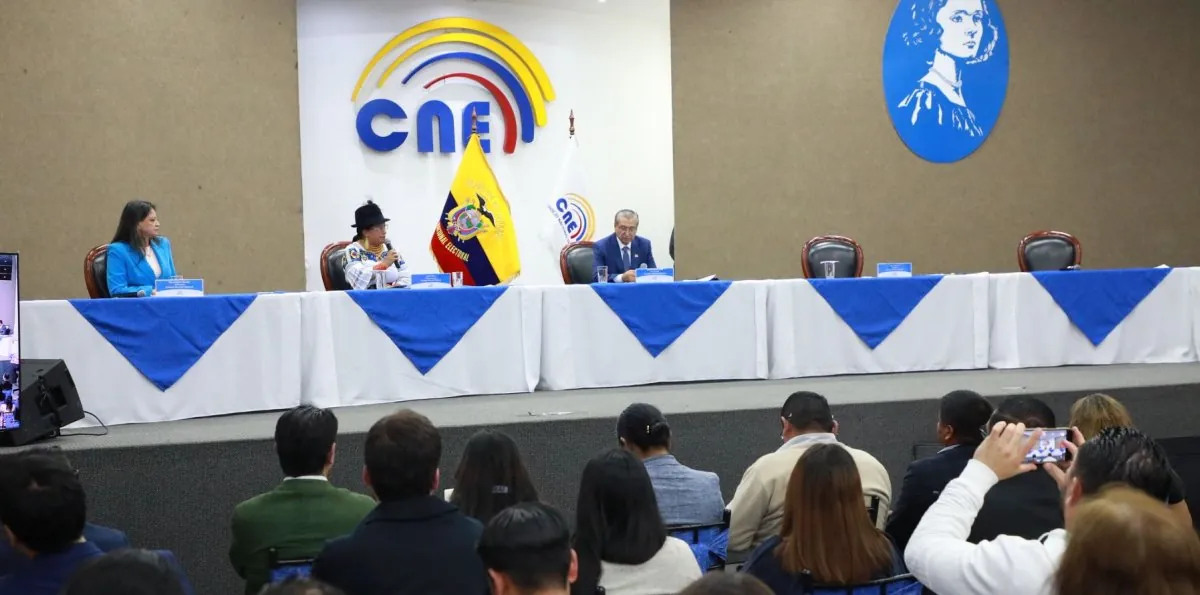 Campaña anticipada en Ecuador suma denuncias y el CNE asegura que reforzó controles