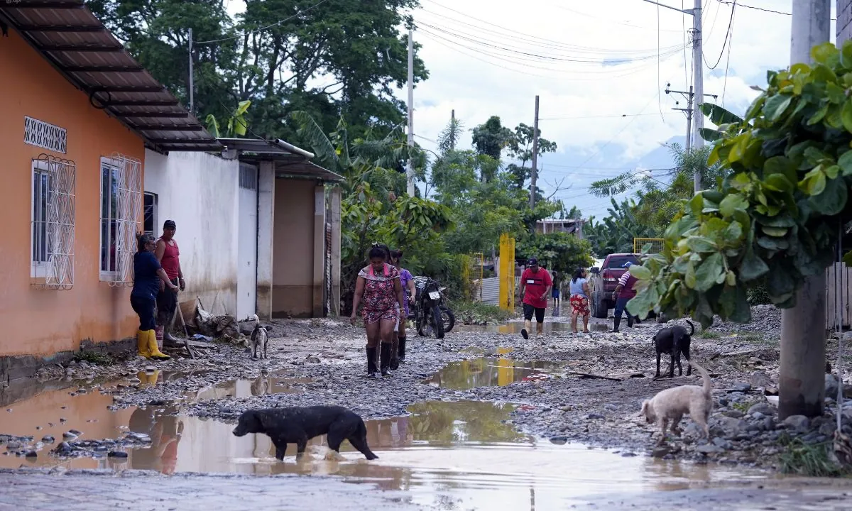 Ecuador prepara alojamientos para más de 567 000 personas ante El Niño